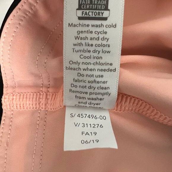 Athleta Velocity Stash Pocket Colorblock Capri Antique Burgundy Black size Small - Picture 13 of 14